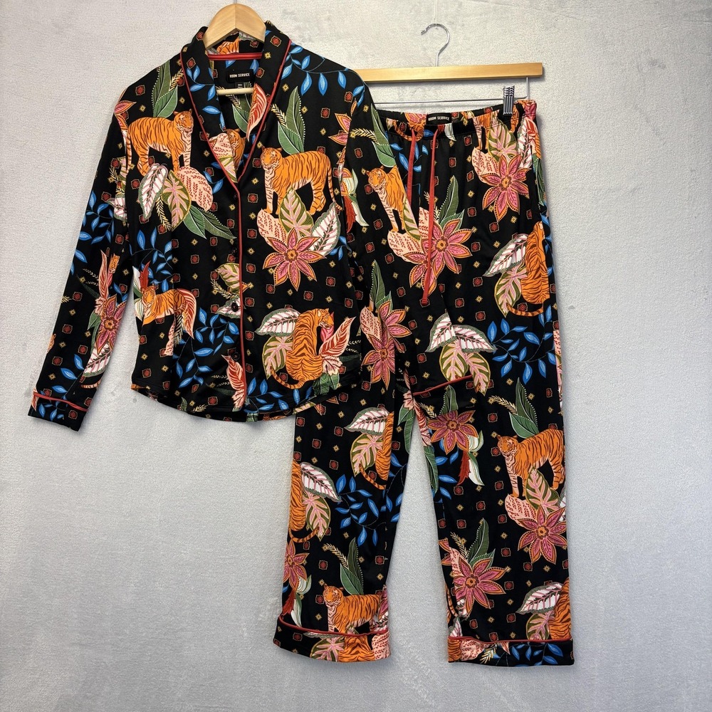 Room Service Tiger Pajama Set Womens Small Black Jungle Soft Knit Oriental